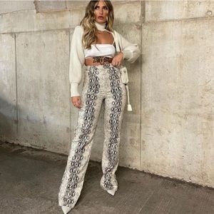 Zara The 90s Wide Leg High Rise Jeans NWT